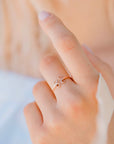 sottile anello oro rosa aperto ghirigori fatto a mano italia