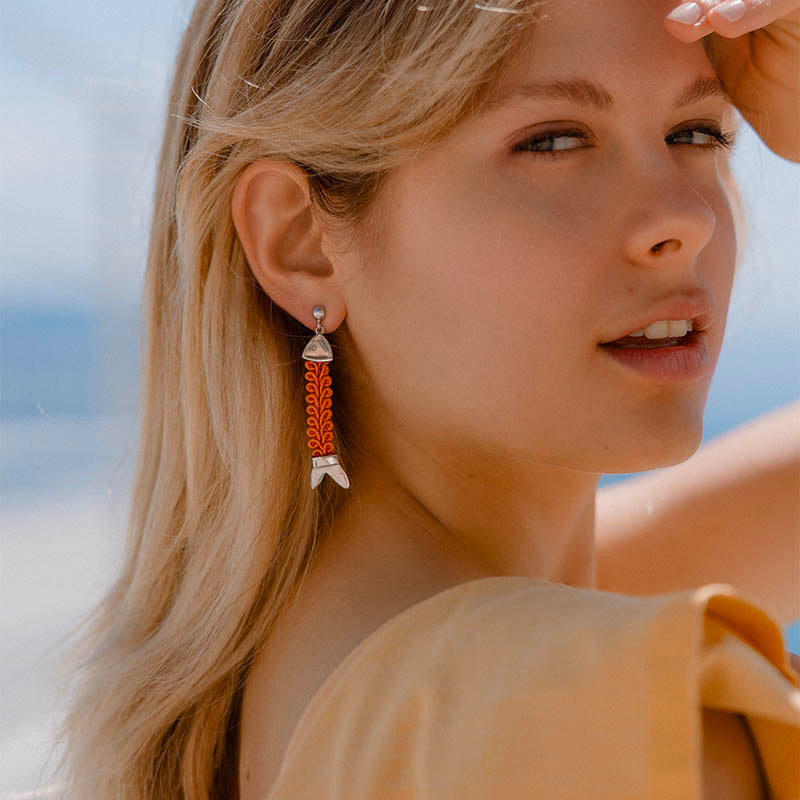 orecchini argento passamaneria tessuto pendenti pesci arancione 